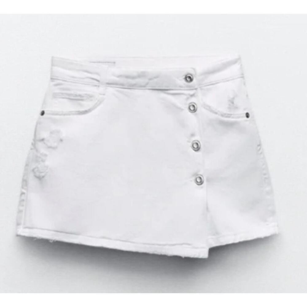 ZARA White Denim Exposed Button Skort Size Large Casual high rise